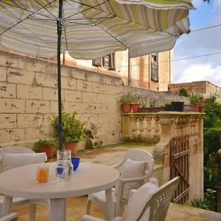 In House - 5 Guests-2 Bedrooms - 2 Bathrooms In Old Town House